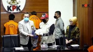 Uang Suap Hakim Agung Sudrajad Disimpan di Kamus Bahasa Inggris yang Dimodifikasi