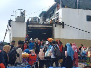Hari Ini Puncak Arus Mudik di Pelabuhan Loktuan, KM. Egon Angkut 895 Penumpang
