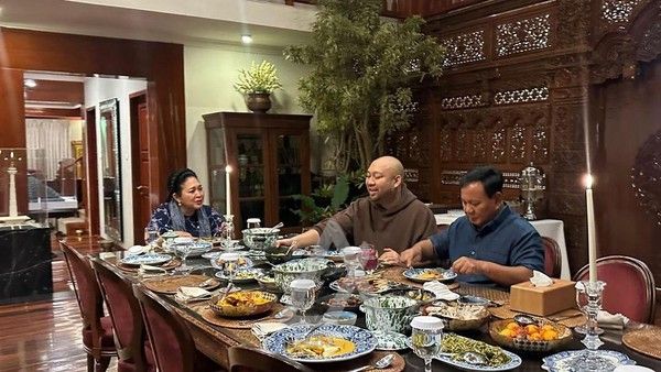 Prabowo Unggah Momen Buka Puasa Bersama Titiek Soeharto Dan Didit ...