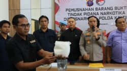 Polda Kaltim Musnahkan Sabu Hampir 1 Kg dengan Cara Diblender