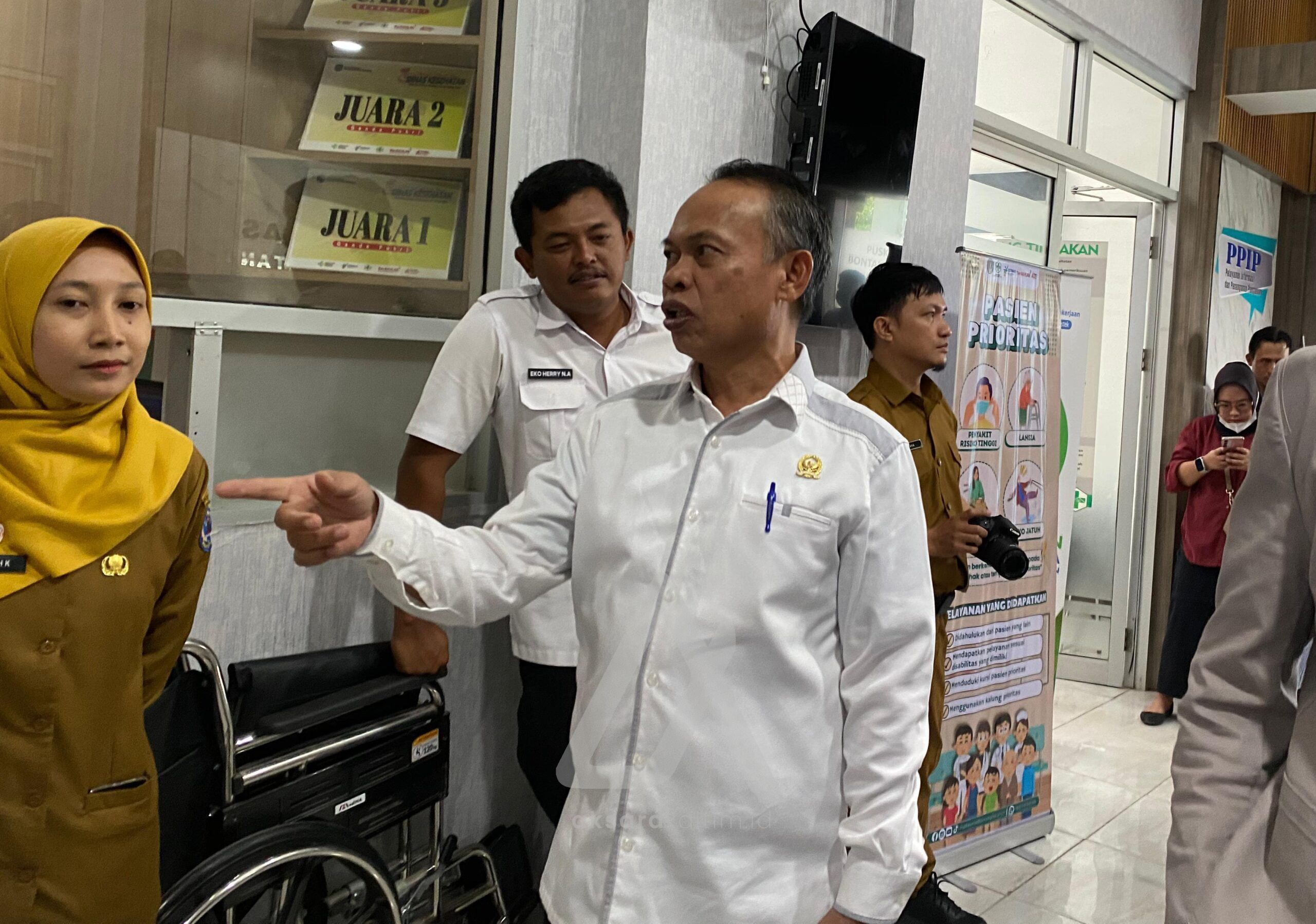 Wakil Ketua Komisi A DPRD Kota Bontang, Ubayya Bengawan tengah berkunjung ke Puskesmas Bontang Selatan. (AksaraKaltim).