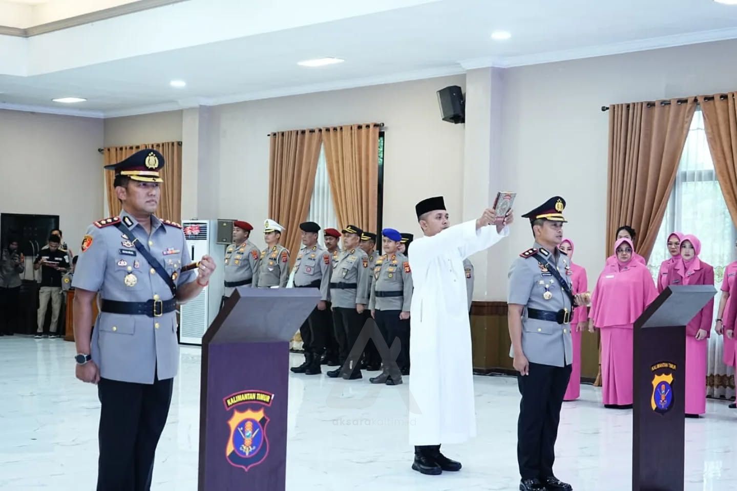 Saat proses pengambilan sumpah jabatan di Polda Kaltim. (Istimewa).