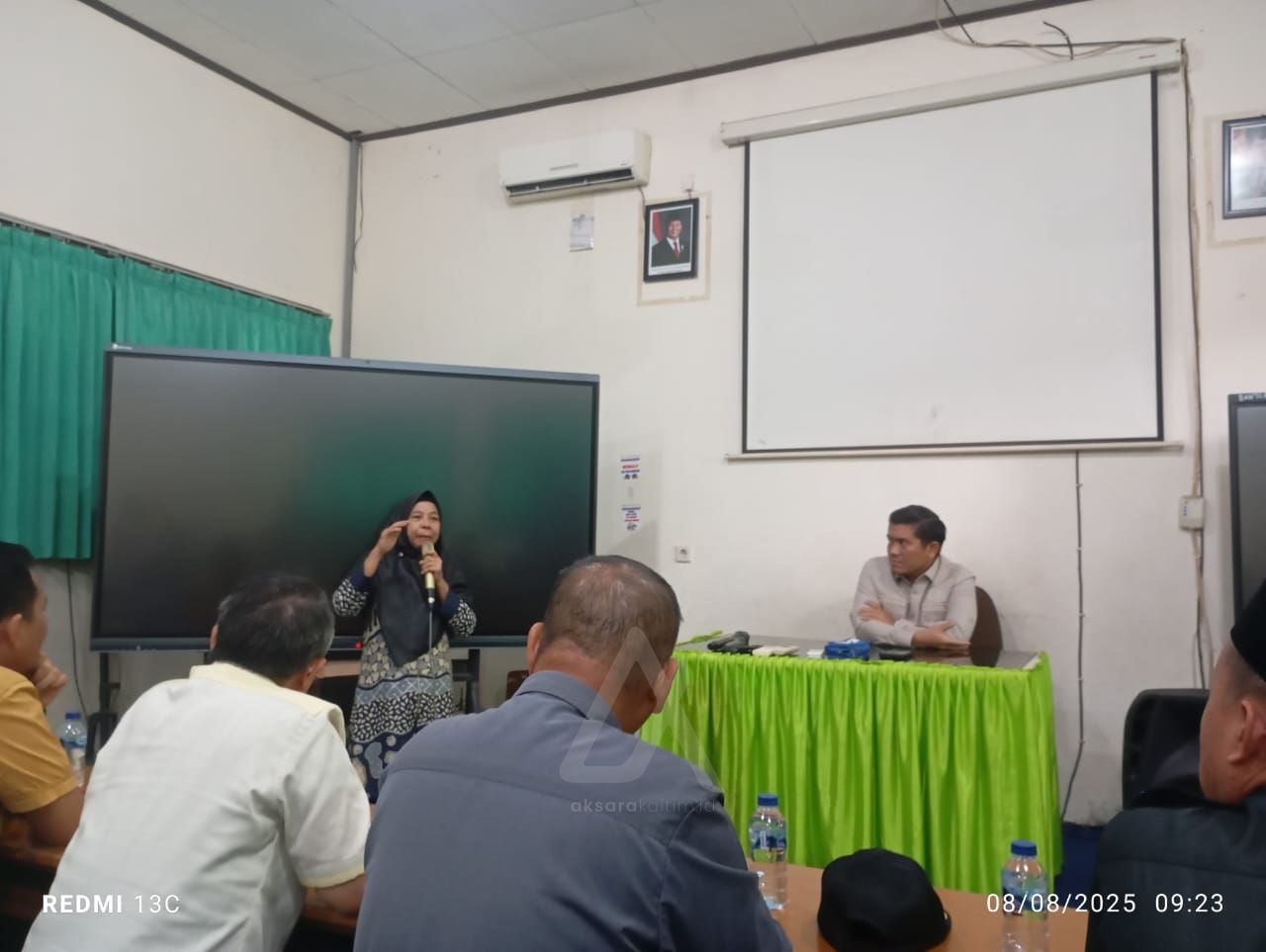 Momen saat DPRD Bontang Meninjau Di SDN 008 Bontang Utara. (Dok:AksaraKaltim).