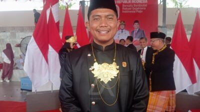 Ketua DPRD Bontang Kenakan Baju Adat Suku Kutai di Hari Kemerdekaan Indonesia ke-80