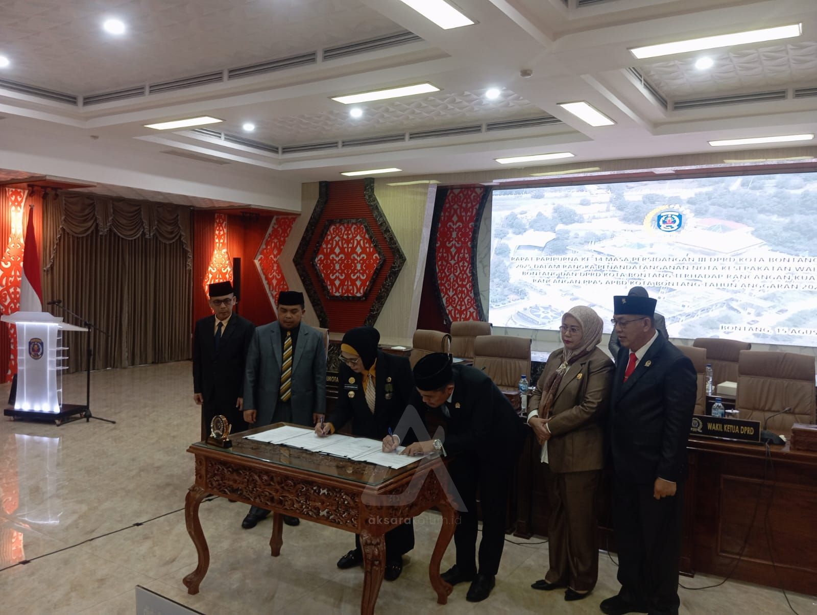 DPRD Bontang dan Pemerintah menandatangani nota kesepakatan. (AksaraKaltim).