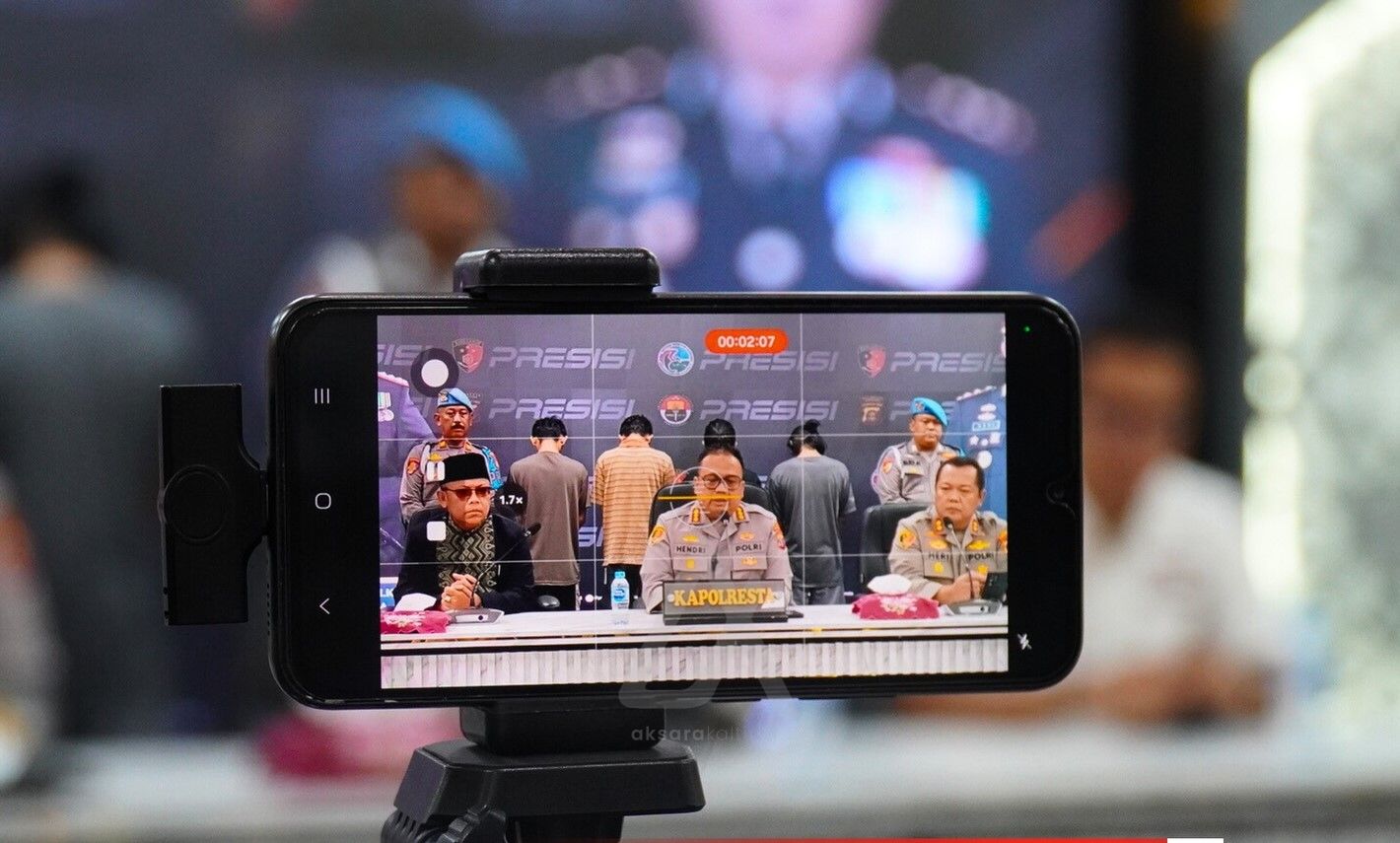 Polresta Samarinda saat menggelar konferensi pers penangguhan proses hukum empat Unmul yang sempat di tahan. (Polresta Samarinda).