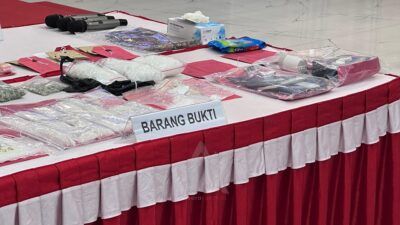 Polda Kaltim Bongkar Jaringan Narkoba, 10 Tersangka Ditangkap dengan 3.598 Gram Sabu dan 3.035 Butir Ekstasi