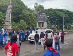 Kedatangan UAS di Kutai Barat Diwarnai Aksi Penolakan